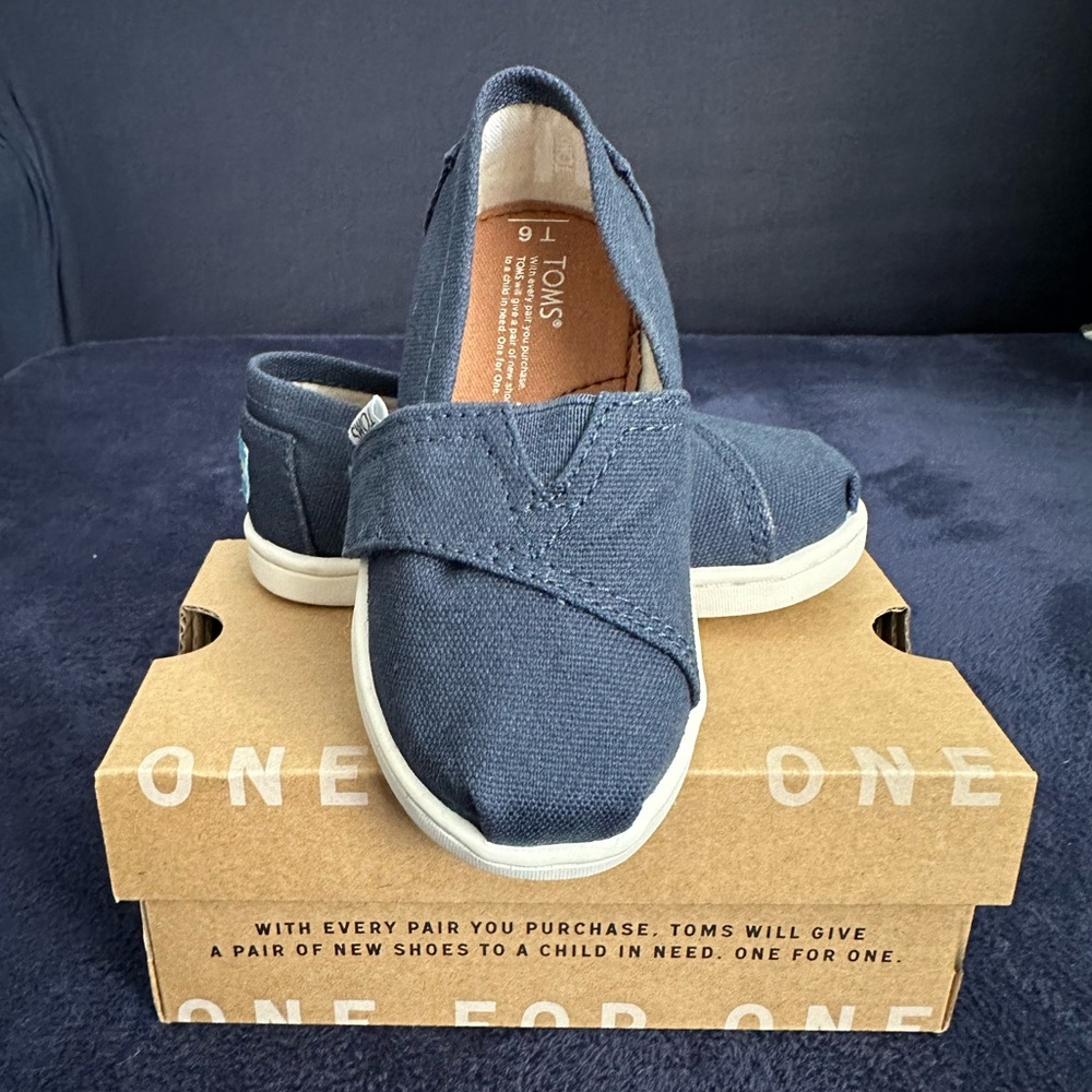 NEW! Toms Alpargata Toddler Shoe, Classic Navy Canvas, 6 Tiny